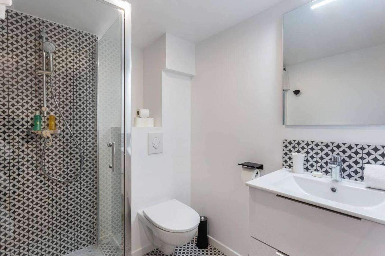 Chic Saint-Germain-Des-Pres Studio For 4 - Prime Location Paris Dış mekan fotoğraf